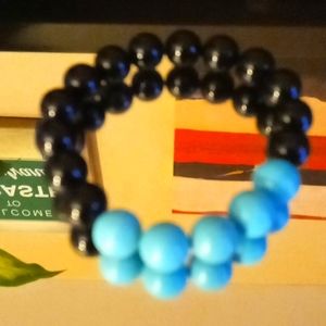5 turquoise + 15 onyz bracelet